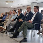 El expresidente de la Diputación de Valencia Jorge Rodríguez ( dcha) no descarta ejercer acciones legales por su detención que considera "innecesaria"