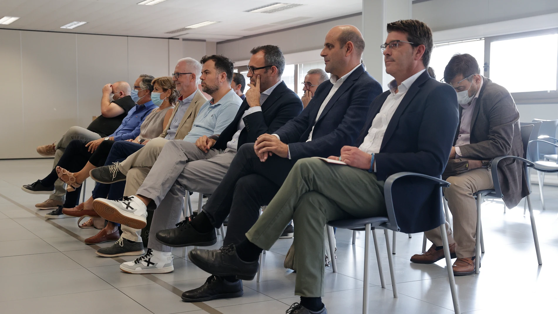 El expresidente de la Diputación de Valencia Jorge Rodríguez ( dcha) no descarta ejercer acciones legales por su detención que considera "innecesaria"