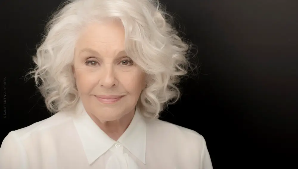 Lola Herrera vuelve a estar encima de los escenarios madrileños; esta vez, con "Adictos", en el Reina Victoria