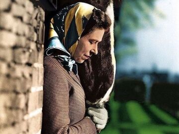 Cinco prendas atemporales que luc&iacute;a la Reina Isabel II que vuelven a ser pura tendencia este oto&ntilde;o