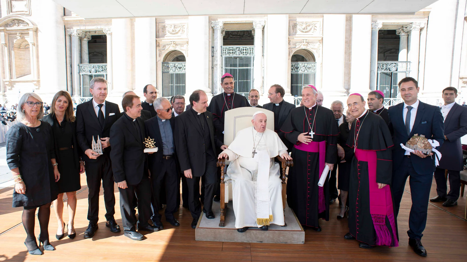 El papa Francisco junto a la delegación burgalesa