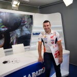 Toni Bou visitó La Razón tras ganar su título mundial de trial número 32