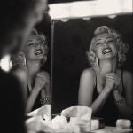 Ana de Armas interpretando a Marilyn Monroe en 'Blonde'