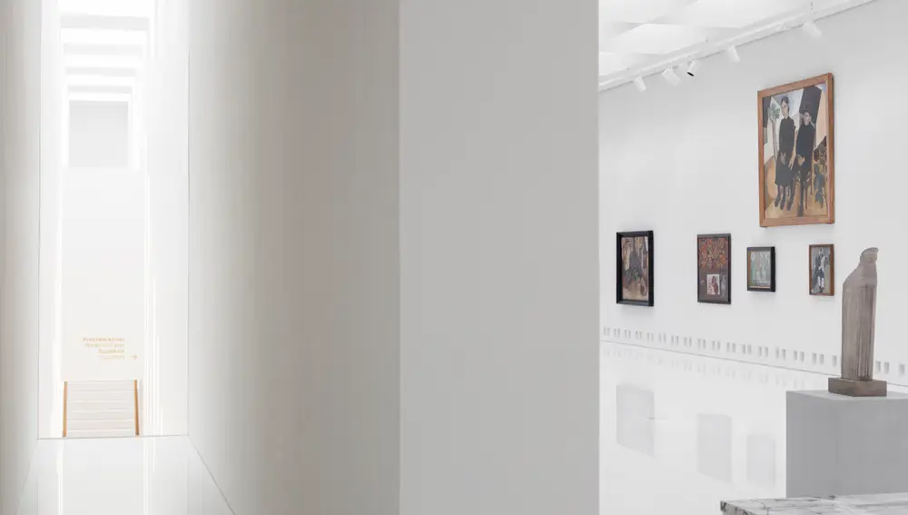 Las nuevas salas que se han introducido durante la reconstrucción toma el blanco puro como distintivo primario