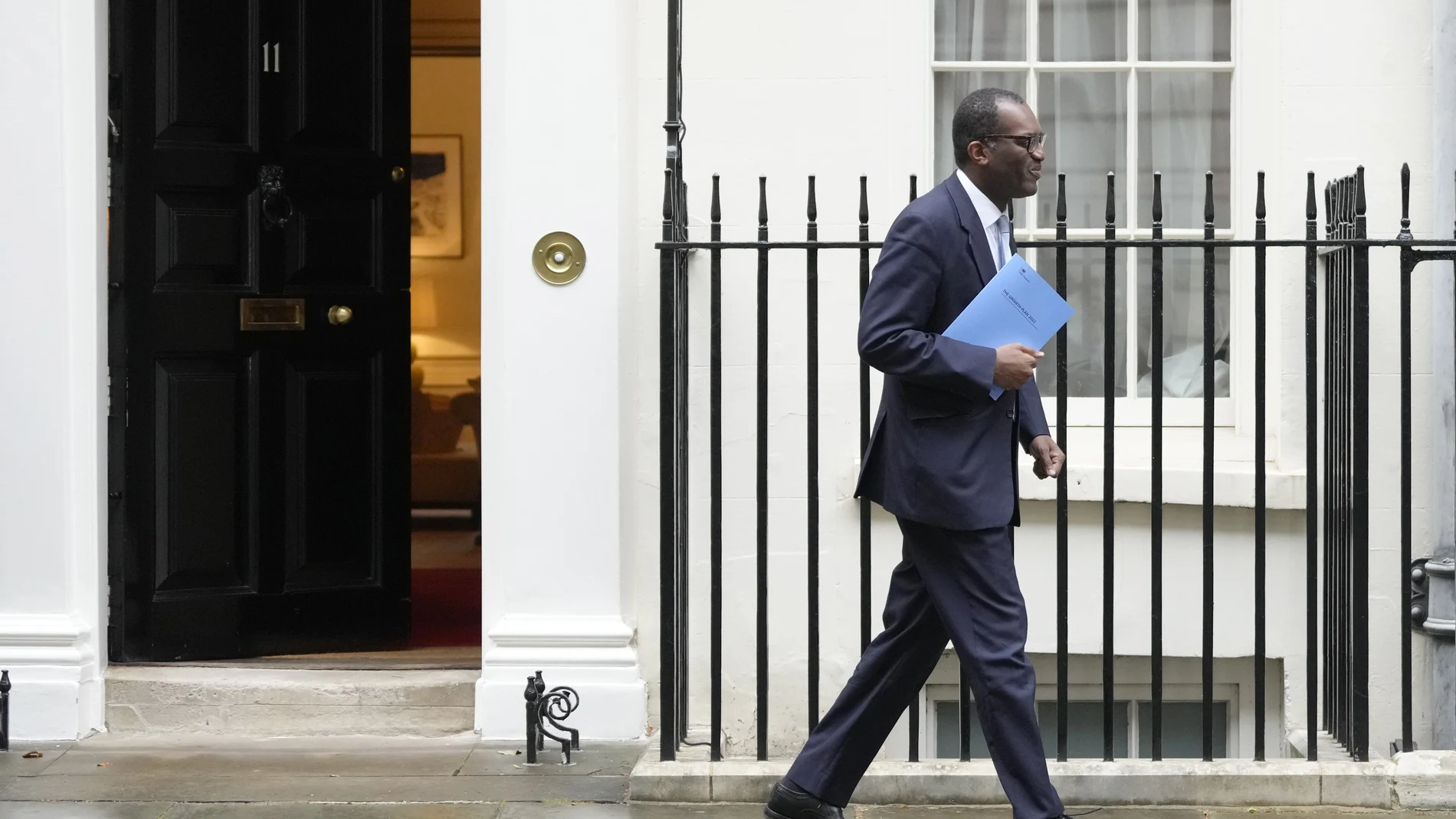 El ministro británico de Economía, Kwasi Kwarteng