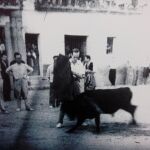 Camilo José Cela toreando en Cebreros (Ávila), en 1943