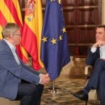 Puig y Sánchez conversan en el Palau de la Generalitat