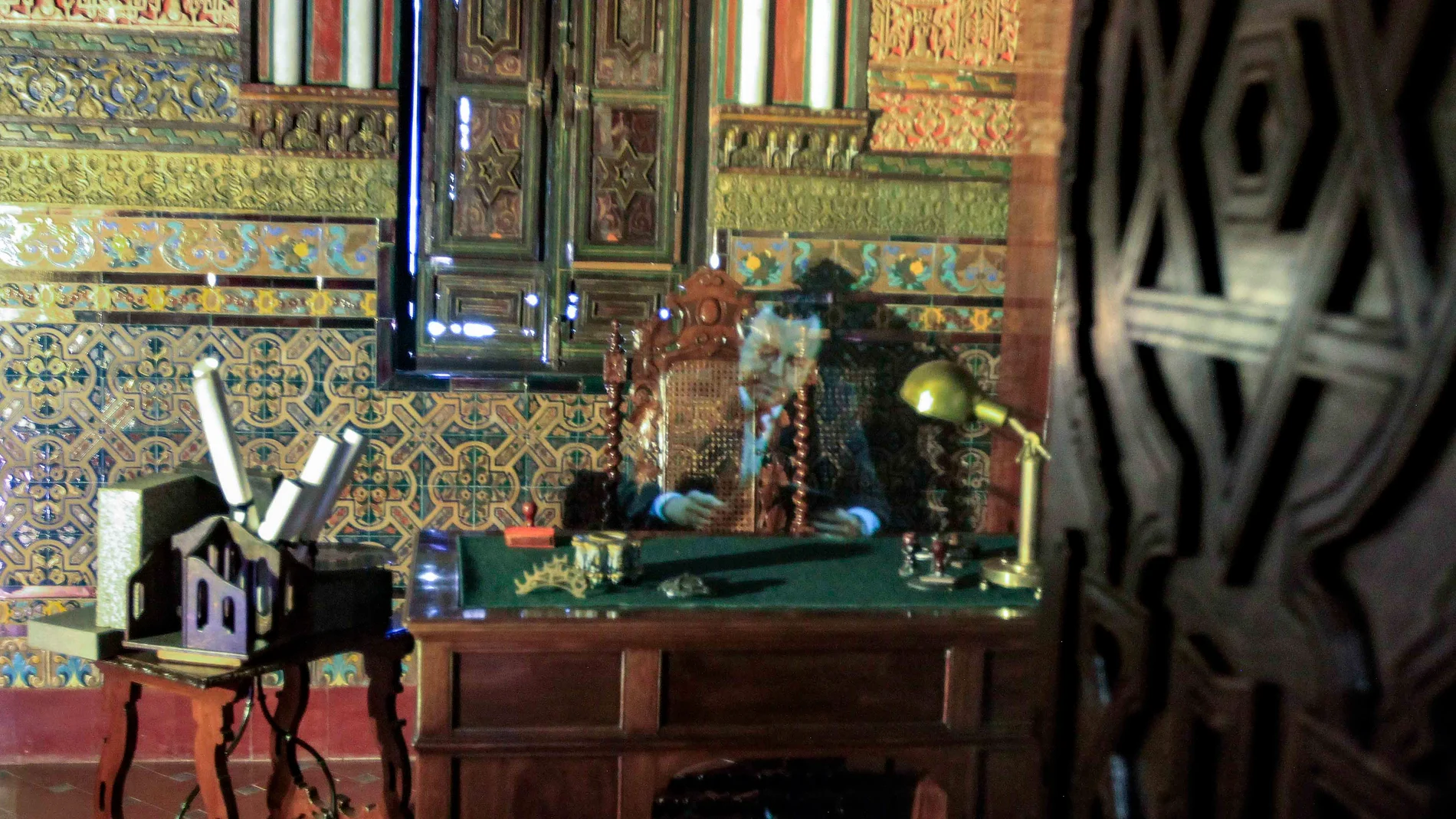 Proyección de Blas Infante en su casa de Coria del Río, convertida hoy día en el Museo de la Autonomía de Andalucía