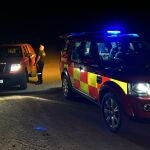 Bomberos de la Comunidad de Madrid en el lugar en el que un parapentista de entre 45 y 50 años de edad ha muerto al precipitarse este lunes desde el Pico Mondalino