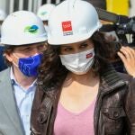La presidenta de la Comunidad de Madrid, Isabel Díaz Ayuso, y el alcalde de la capital, José Luis Martínez-Almeida, en su visita este viernes a las obras del puente que unirá el desarrollo de Valdebebas y la T4 del Aeropuerto Adolfo Suárez Madrid-Barajas