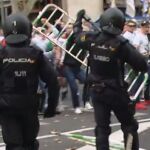 Policía Nacional en los aledaños del Santiago Bernabéu