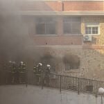 Un incendio en una vivienda en Arroyomolinos afecta a 12 personas y cinco son trasladadas al hospital