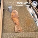 Acordonado un taller en Usera al encontrar un proyectil mientras hacían obras
