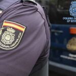 Un agente de la Policía Nacional