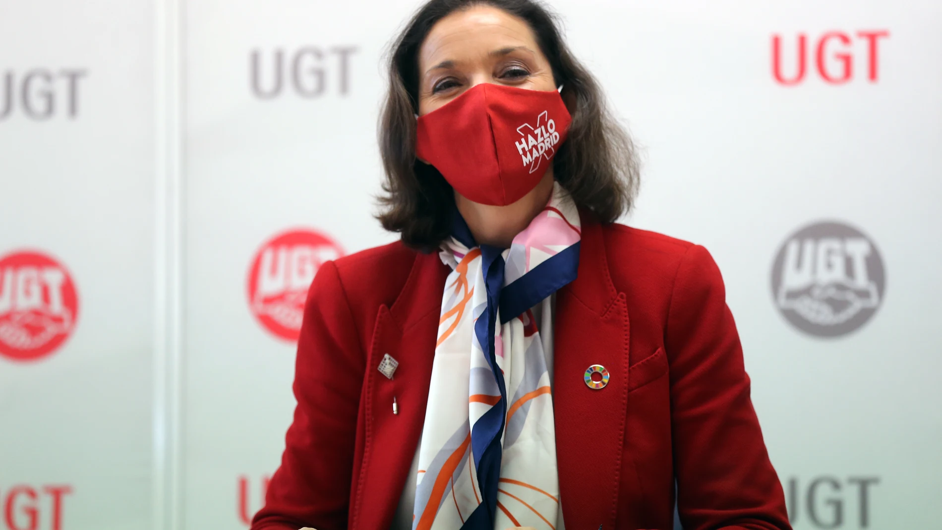 La ministra de Industria y Comercio, Reyes Maroto, en campaña con el PSOE y Ángel Gabilondo