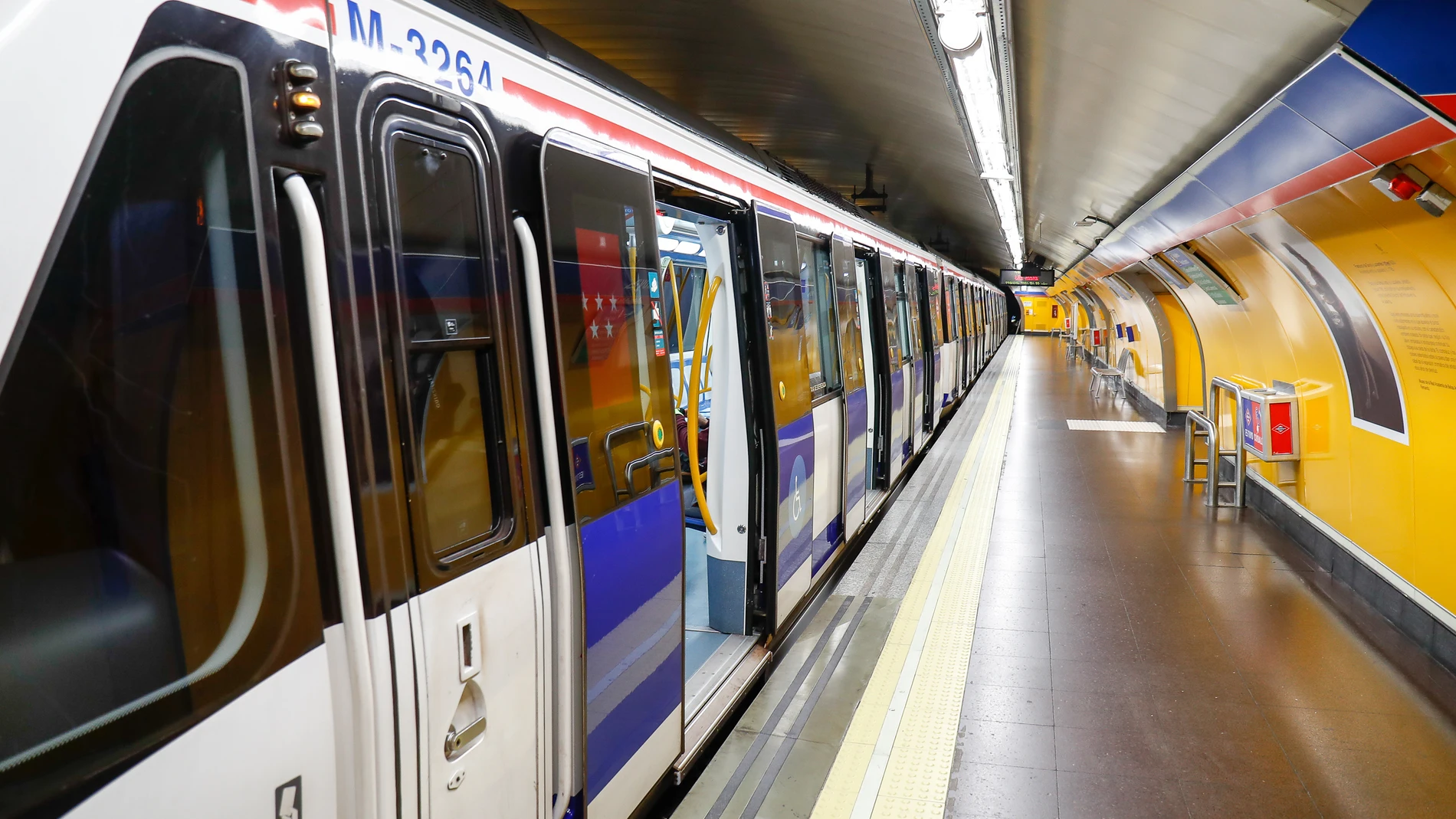Calles vacías de Madrid tras el anuncio del Estado de Alarma
