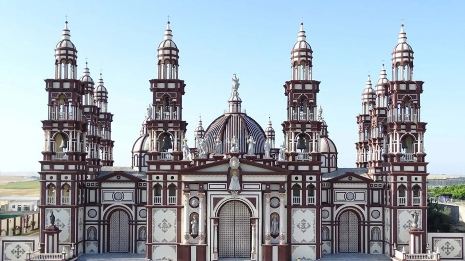 Imagen de la basílica de la Iglesia palmariana, en El Palmar de Troya