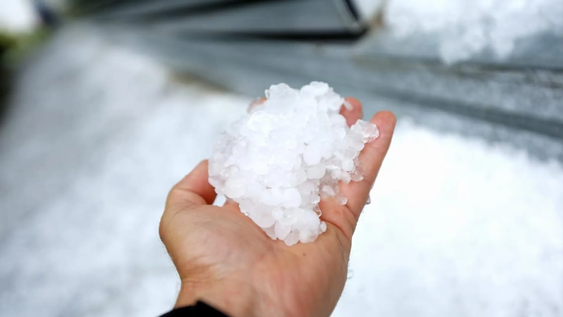 Imagen del granizo caído en Madrid
