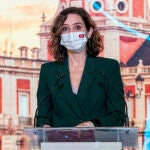 La presidenta de la Comunidad de Madrid, Isabel Díaz Ayuso, interviene en la inauguración de la jornada ‘Comunidad de Madrid en digital. Madrid, destino de inversión turística’ en el Teatro Carlos III, en Aranjuez