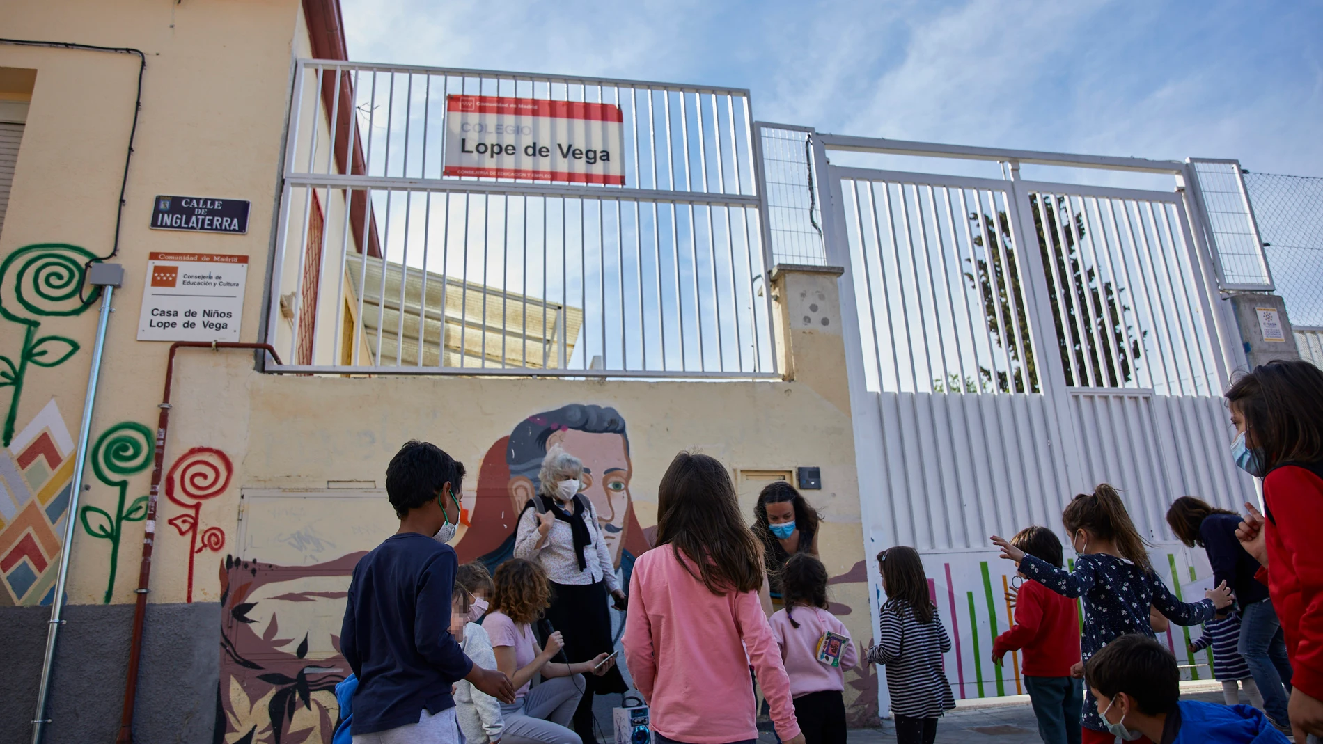 Entrada a un colegio de Madrid