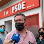 El alcalde de Sevilla y candidato en las primarias del PSOE Andalucía, Juan Espadas, hoy en Linares
