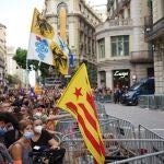 Unas 1.000 personas se concentran ante la comisaría de CNP durante la manifestación de la Diada en Barcelona