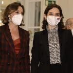 La portavoz del Grupo Parlamentario Popular en el Congreso de los Diputados, Cuca Gamarra, y la presidenta de la Comunidad de Madrid, Isabel Díaz Ayuso
