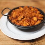 Una cazuela de migas