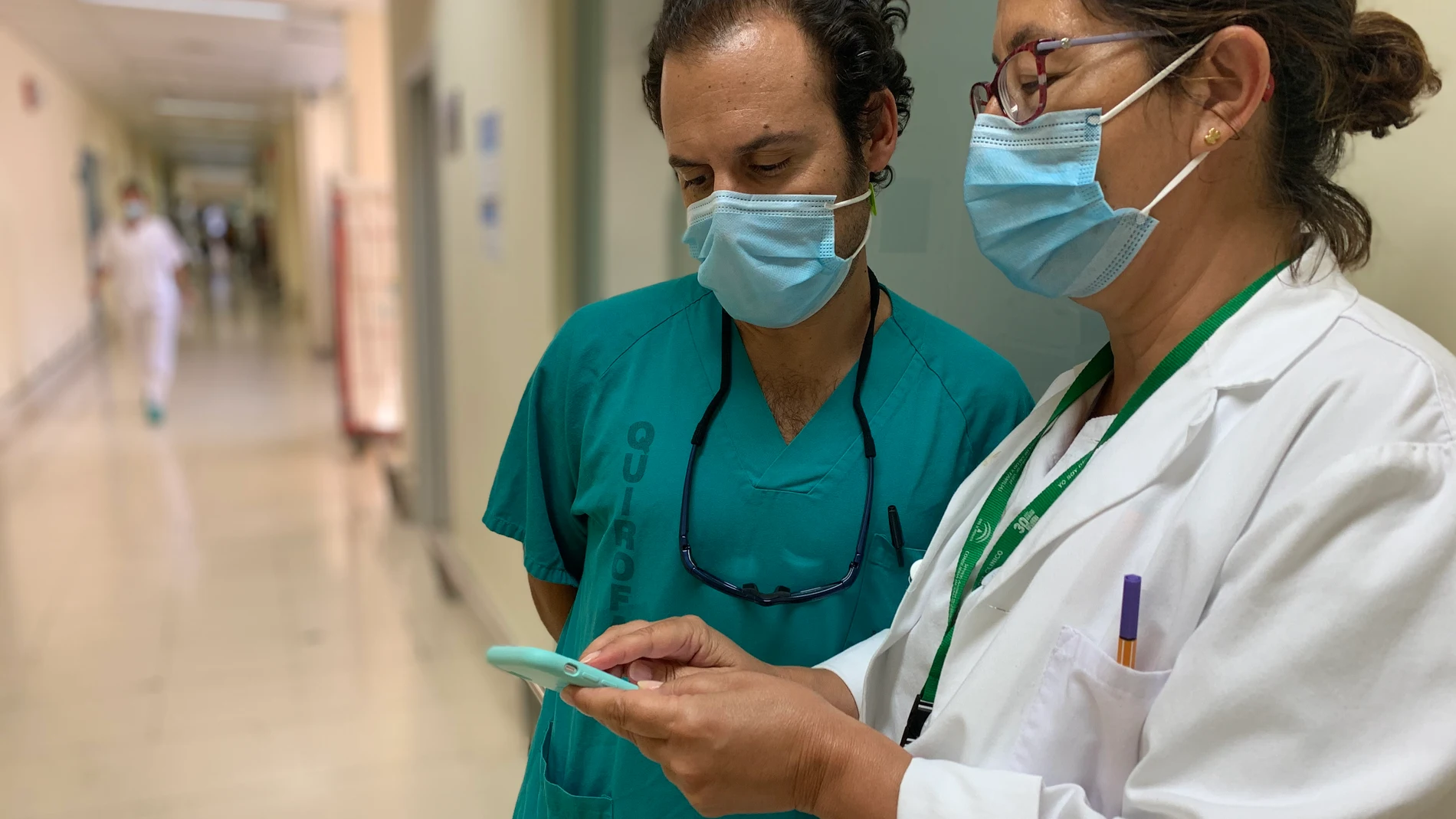 Málaga.- Cvirus.-El Clínico informa a sus profesionales vía SMS de los resultados de las pruebas serológicas de COVID-19