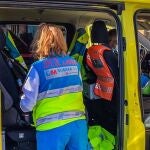 Herido grave un albañil de 47 años tras pisar un tragaluz de plástico en una nave y caer al vacío