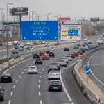 Vehículos circulan en la A-2 a la altura de Alcalá de Henares