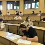Estudiantes realizan la EBAU