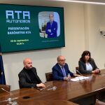 Lorenzo Amor (c), durante la presentación del XV Barómetro