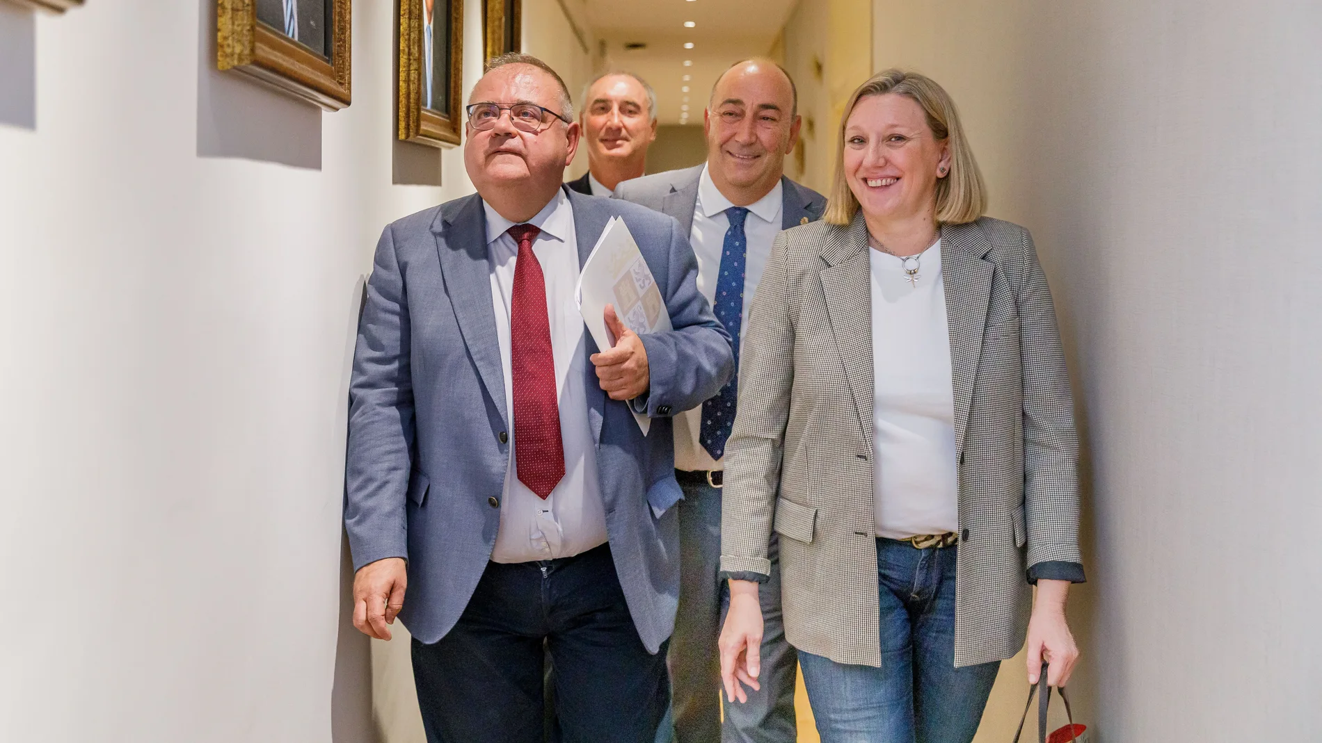 Alejandro Vázquez, Miguel Ángel de Vicente e Isabel Blanco, antes de presentar el proyecto piloto
