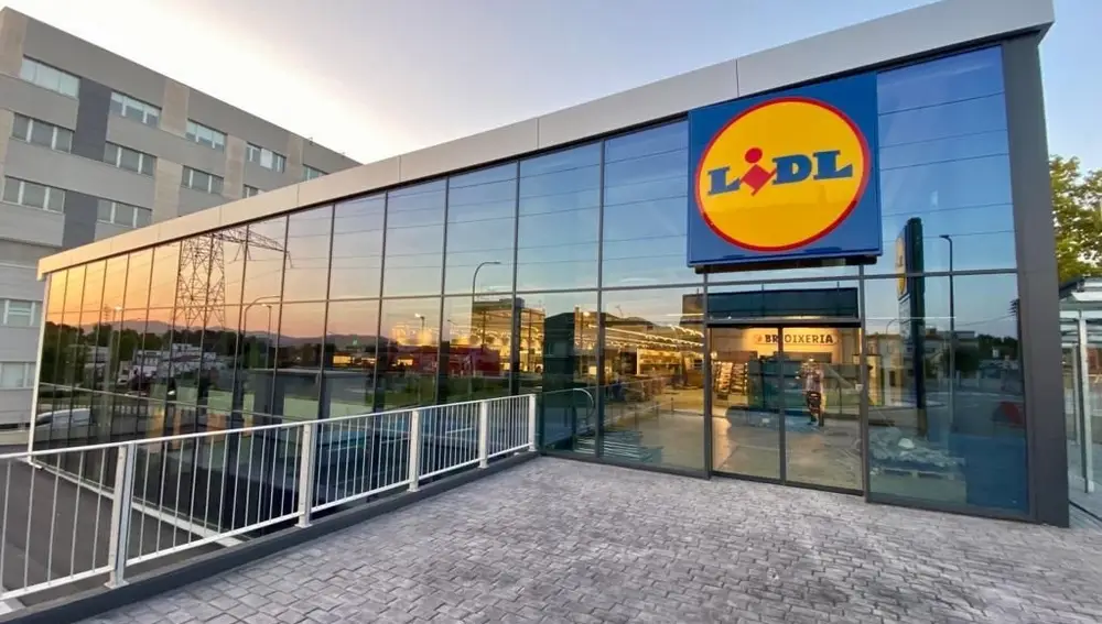 Fachada de un supermercado Lidl