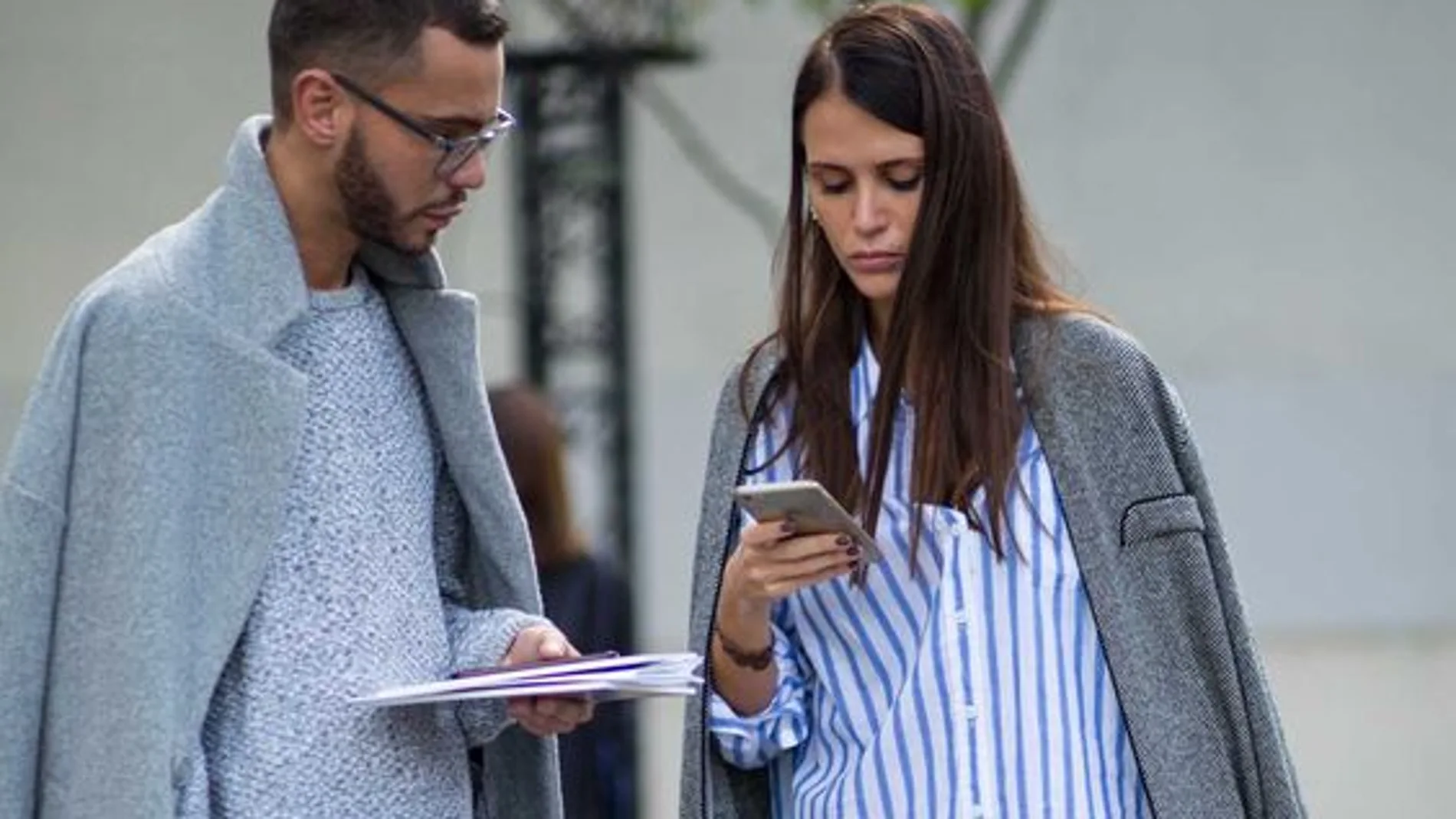 Hablamos con una experta para entender por qué se repite esta dinámica en tu vida y en tus relaciones