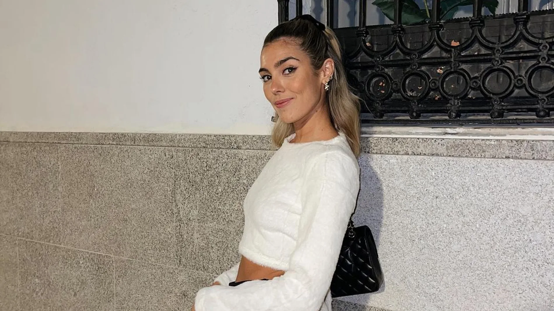 Ana Padilla con falda pantalón de Zara y botas altas