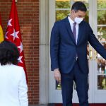 Pedro Sánchez recibe en el Palacio de la Moncloa a la presidenta de la Comunidad de Madrid, Isabel Díaz Ayuso