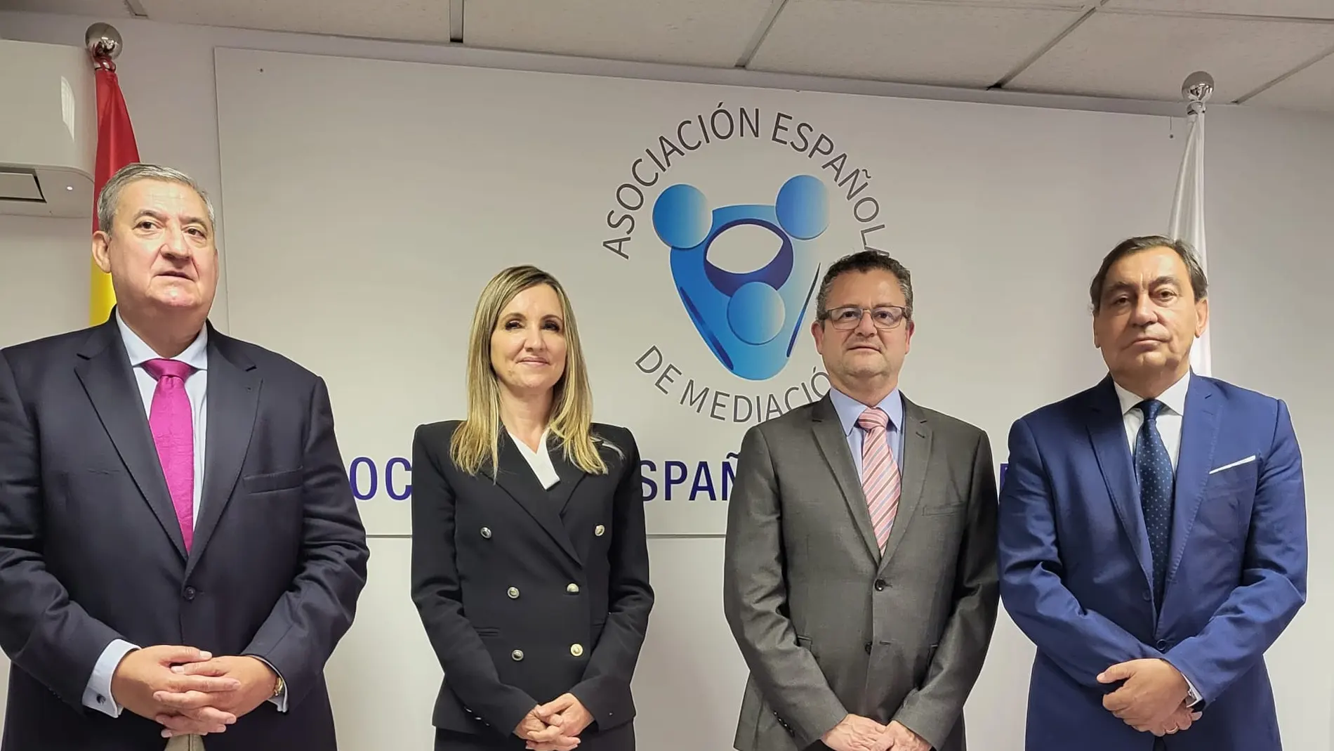 El consejero de Agricultura, Ganadería y Desarrollo Rural, Gerardo Dueñas, se reúne con la Asociación Española de Mediación
