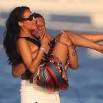 El futbolista con Inés Rau en Cannes