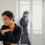 Una pareja tras una discusión