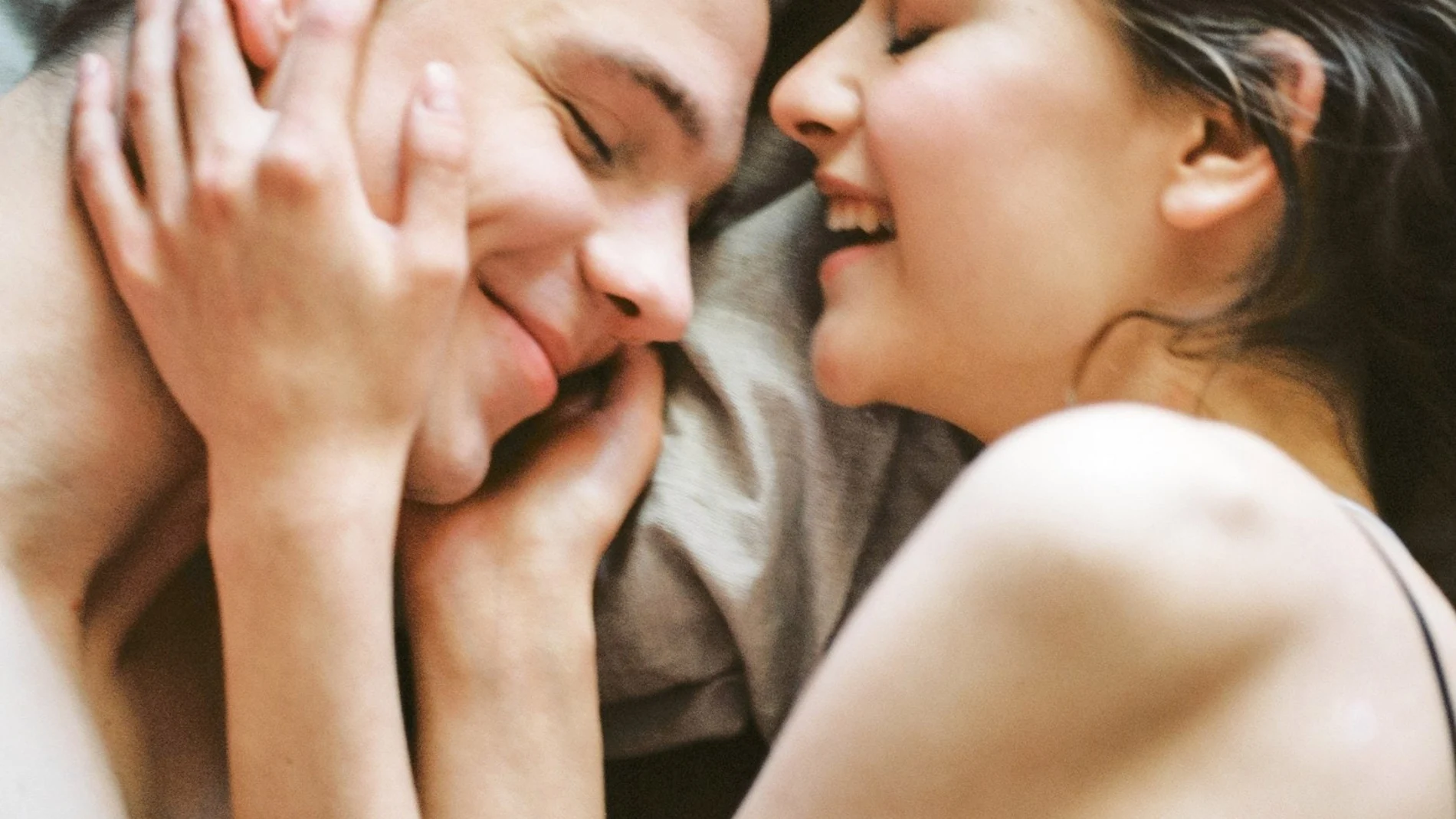 Una pareja feliz durante su relación