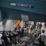Colas en el intercambiador de autobuses de la estación de Moncloa