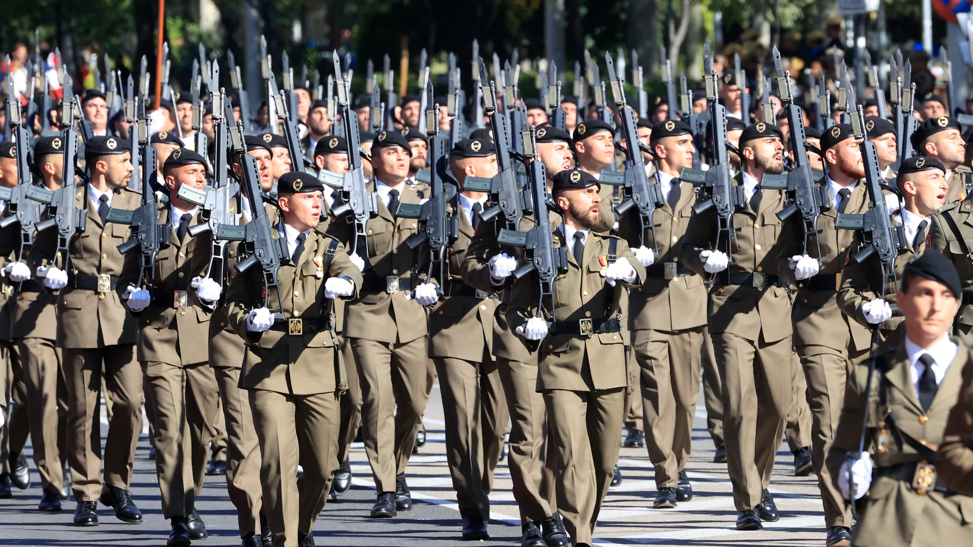 Militares durante un desfile