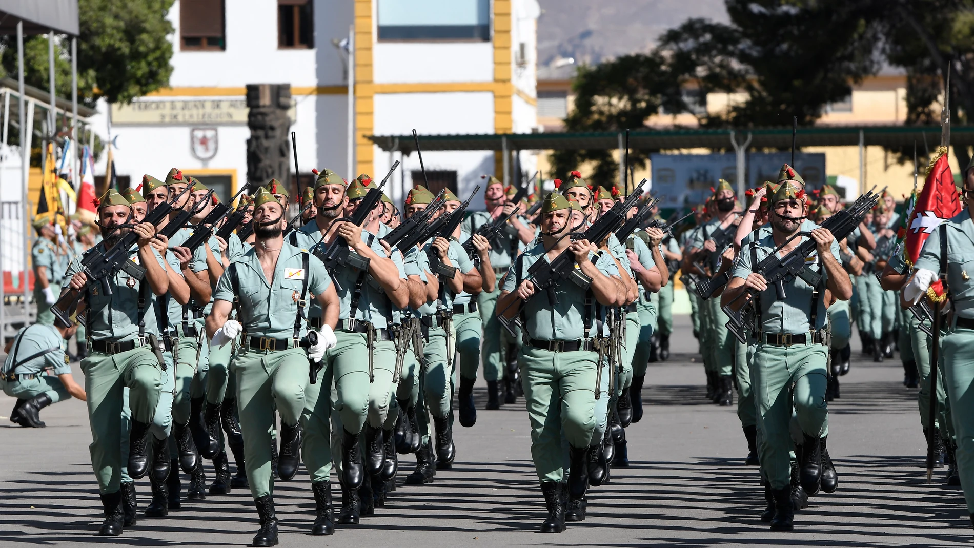 Desfile de legionarios en Viator