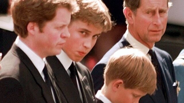 El príncipe William durante el funeral de Lady Di.