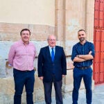 El presidente del CES, Enrique Cabero, se reúne con el decano del Colegio Profesional de Periodistas de Castilla y León, Pedro Lechuga, y su vicedecano, Ignacio Coll Tellechea