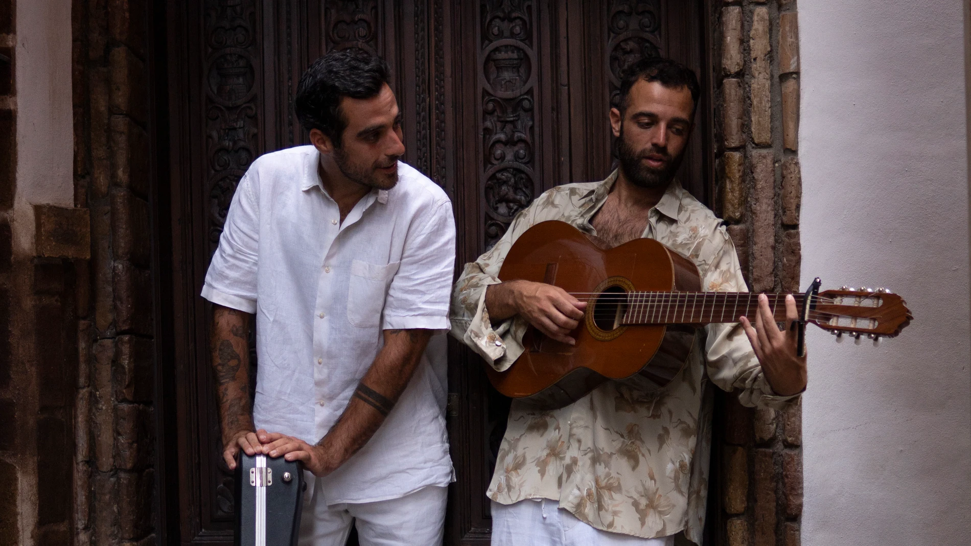 'Mi hermano y yo' presenta su álbum 'Se va la Melancolía'.