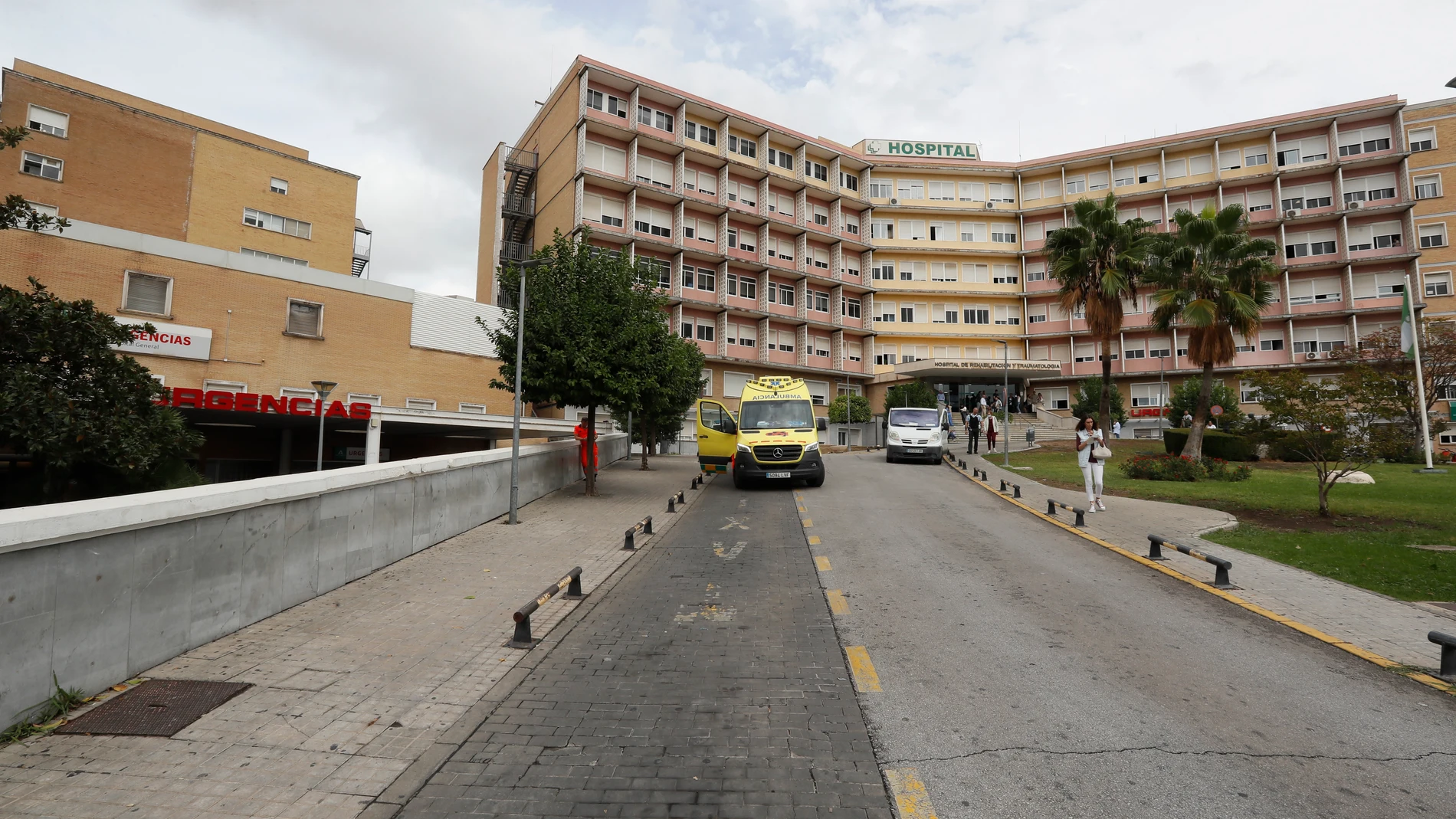 Fachada del hospital Virgen del Rocío de Sevilla
