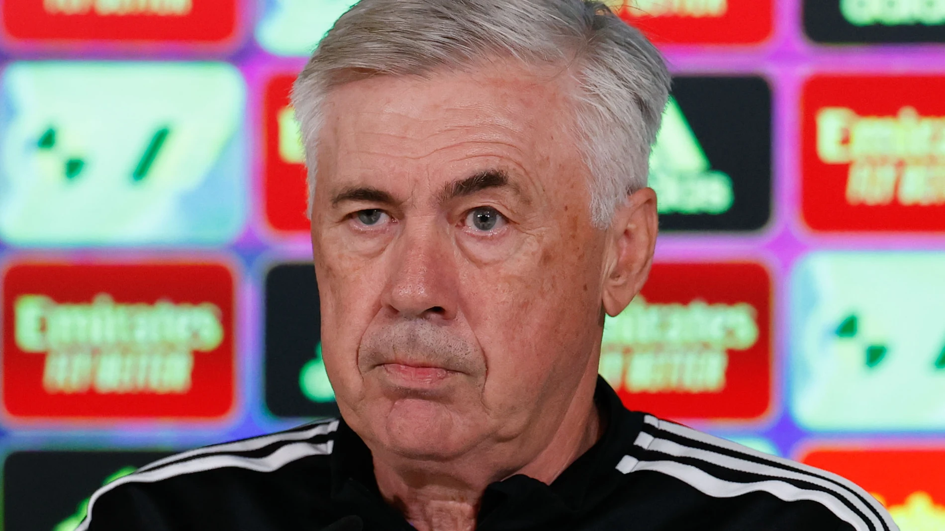 .- El entrenador del Real Madrid Carlo Ancelotti ofrece una rueda de prensa tras el entrenamiento del equipo en la ciudad deportiva del club en Valdebebas